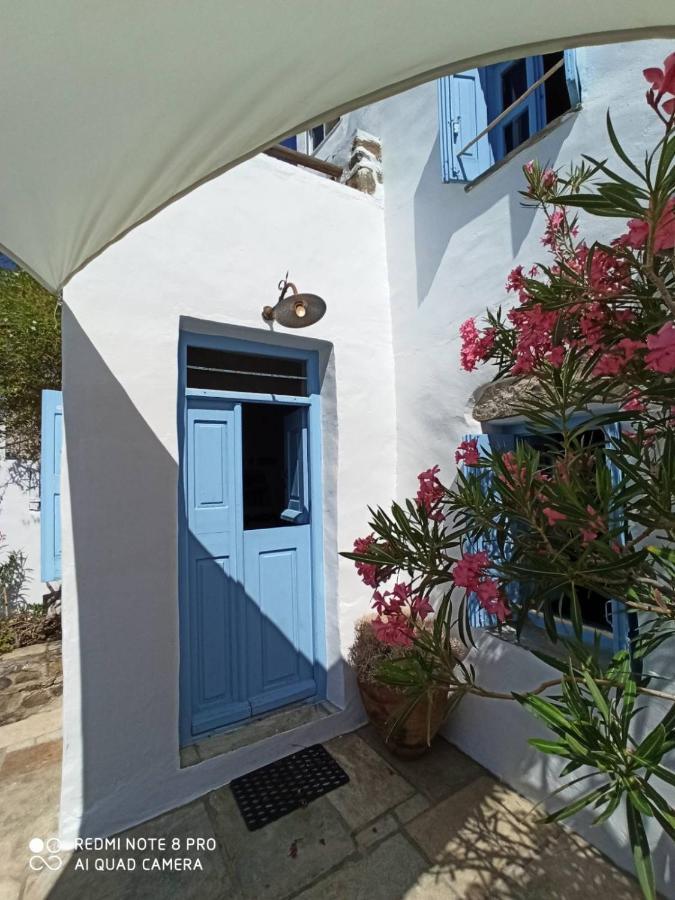 Traditional Stone House With Breathtaking View Serifos Town المظهر الخارجي الصورة
