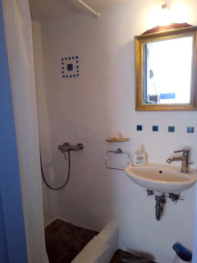 Traditional Stone House With Breathtaking View Serifos Town المظهر الخارجي الصورة